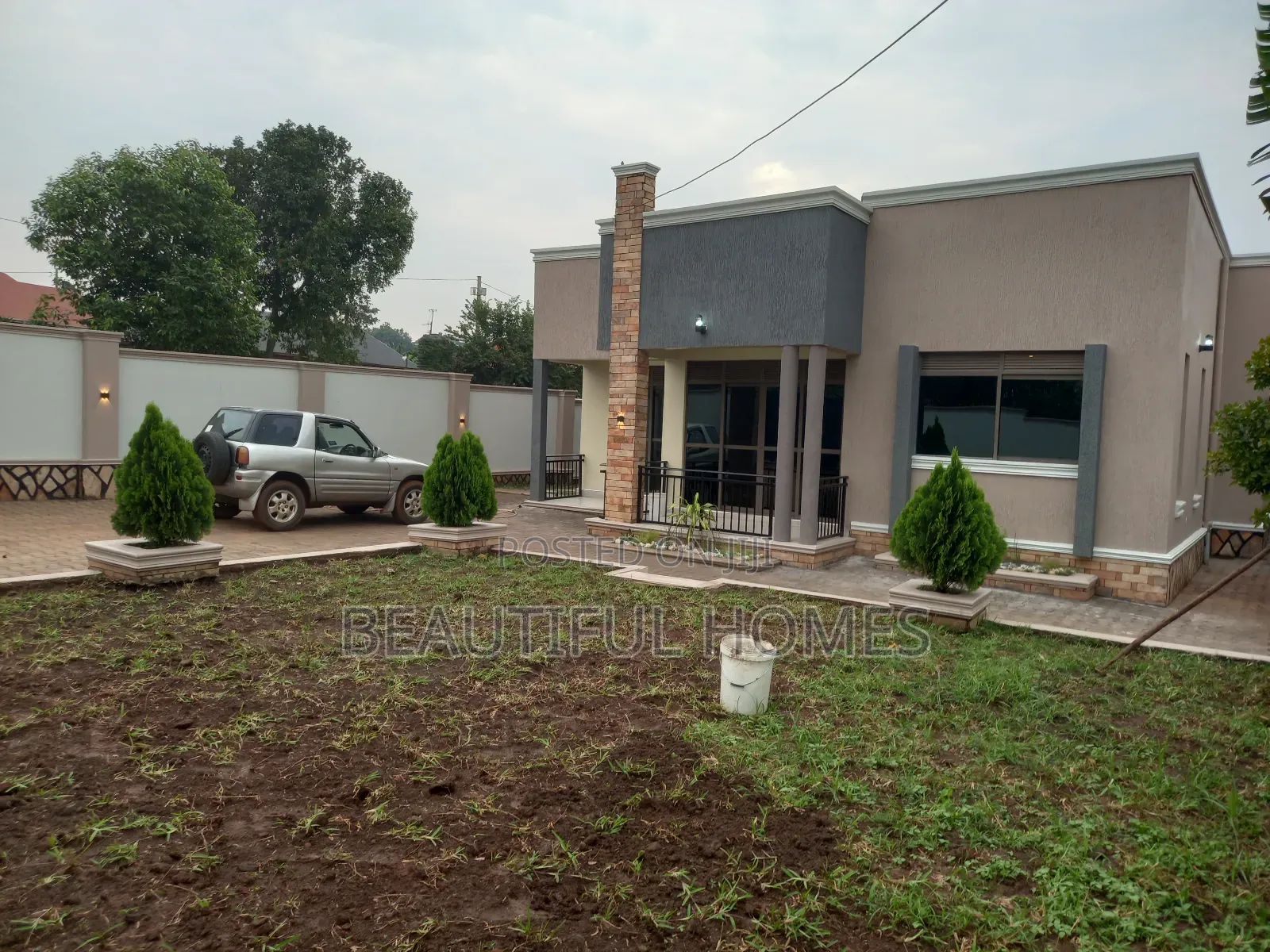 Furnished 4bdrm Bungalow in Kira for sale