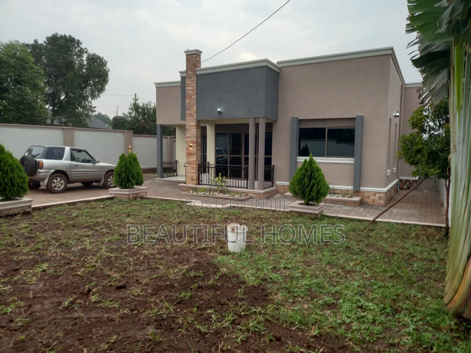 Furnished 4bdrm Bungalow in Kira for sale