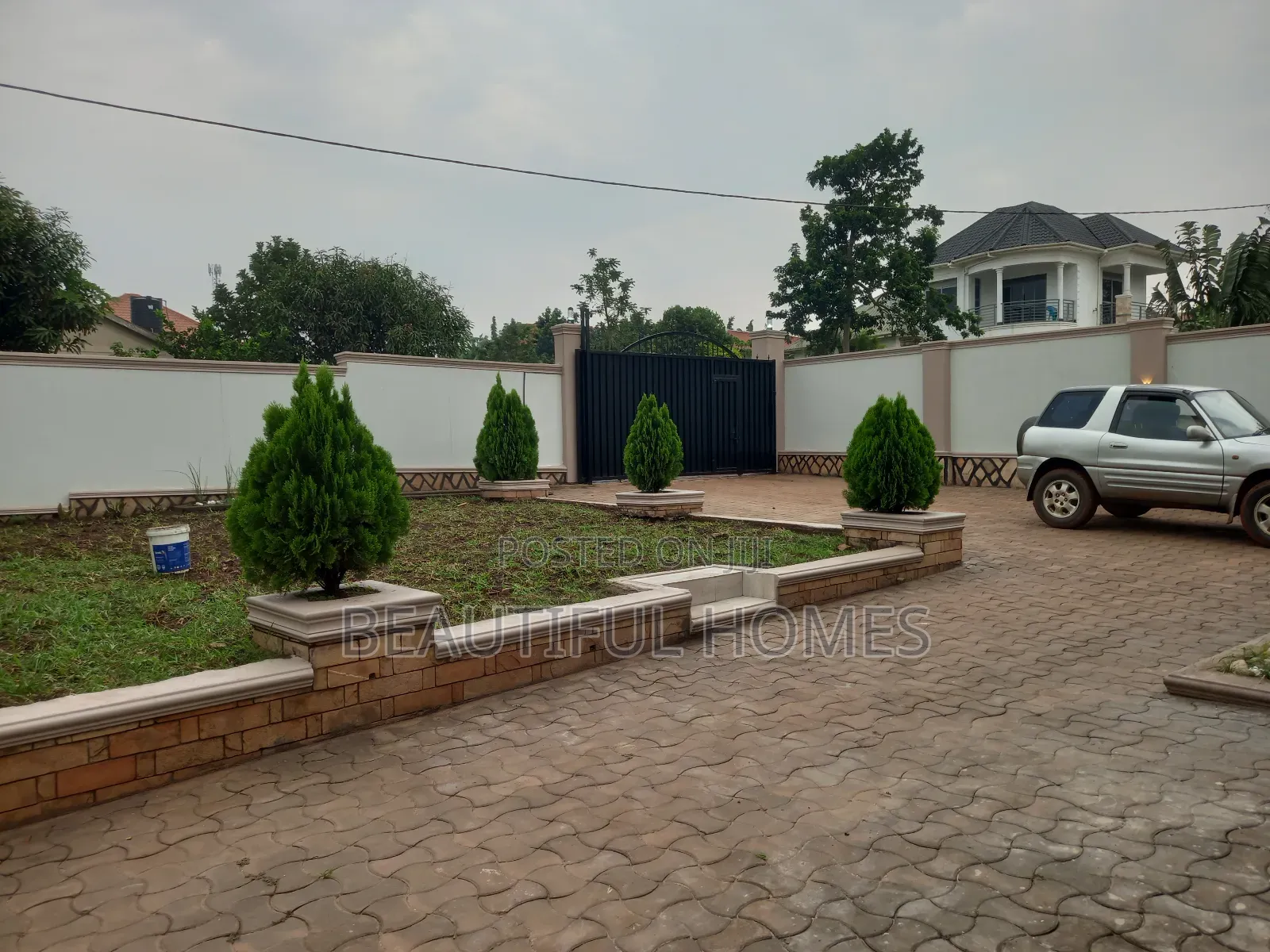 Furnished 4bdrm House in Kira for sale