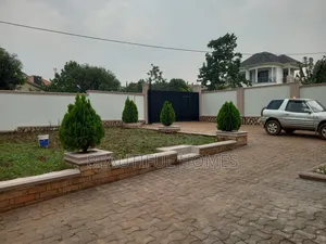 Furnished 4bdrm House in Kira for sale
