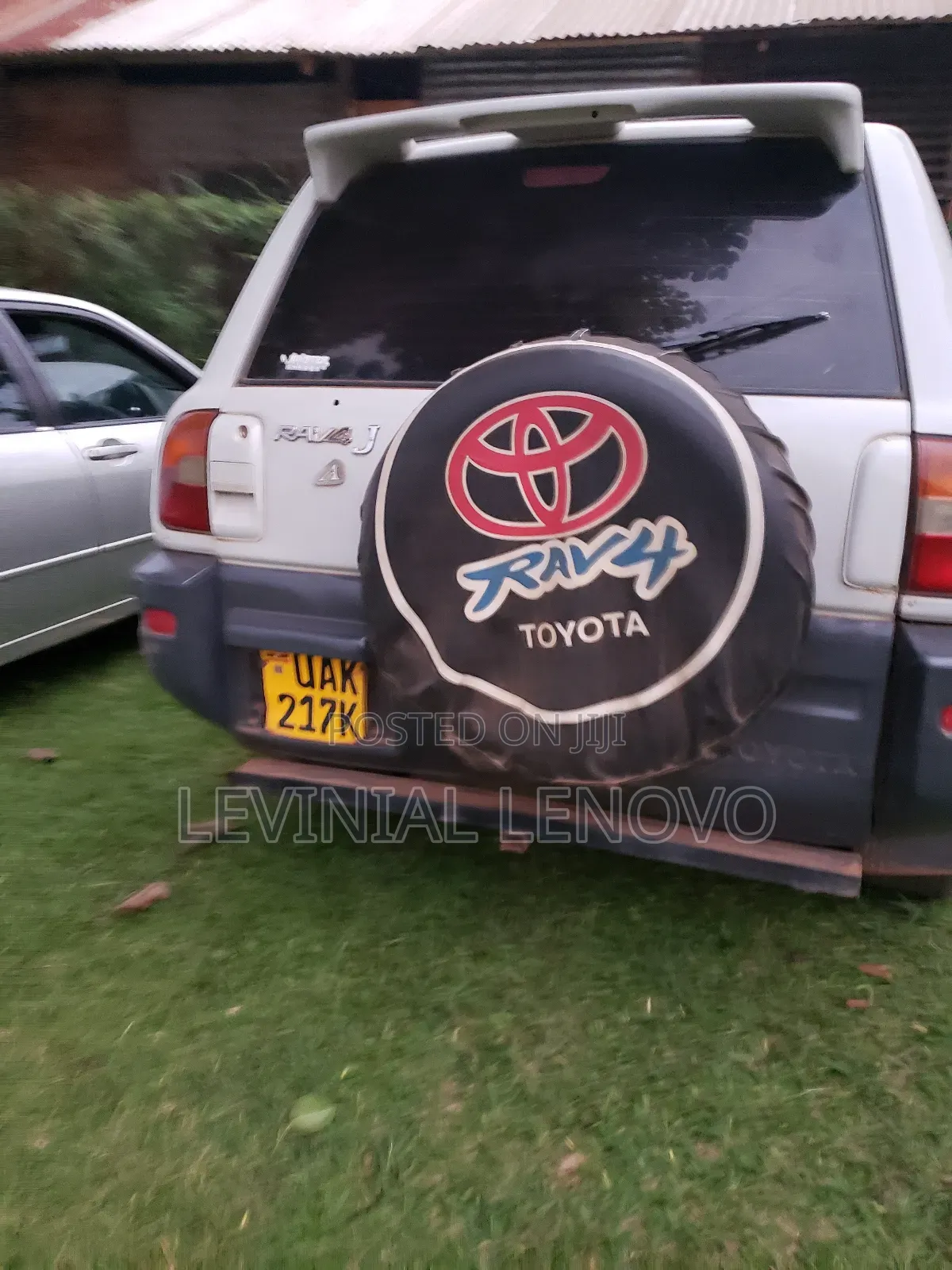 Toyota RAV4 Base 4x4 1996 White