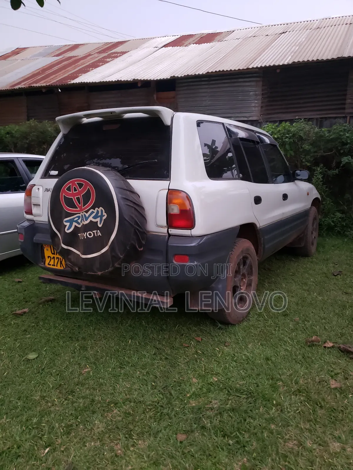 Toyota RAV4 Base 4x4 1996 White