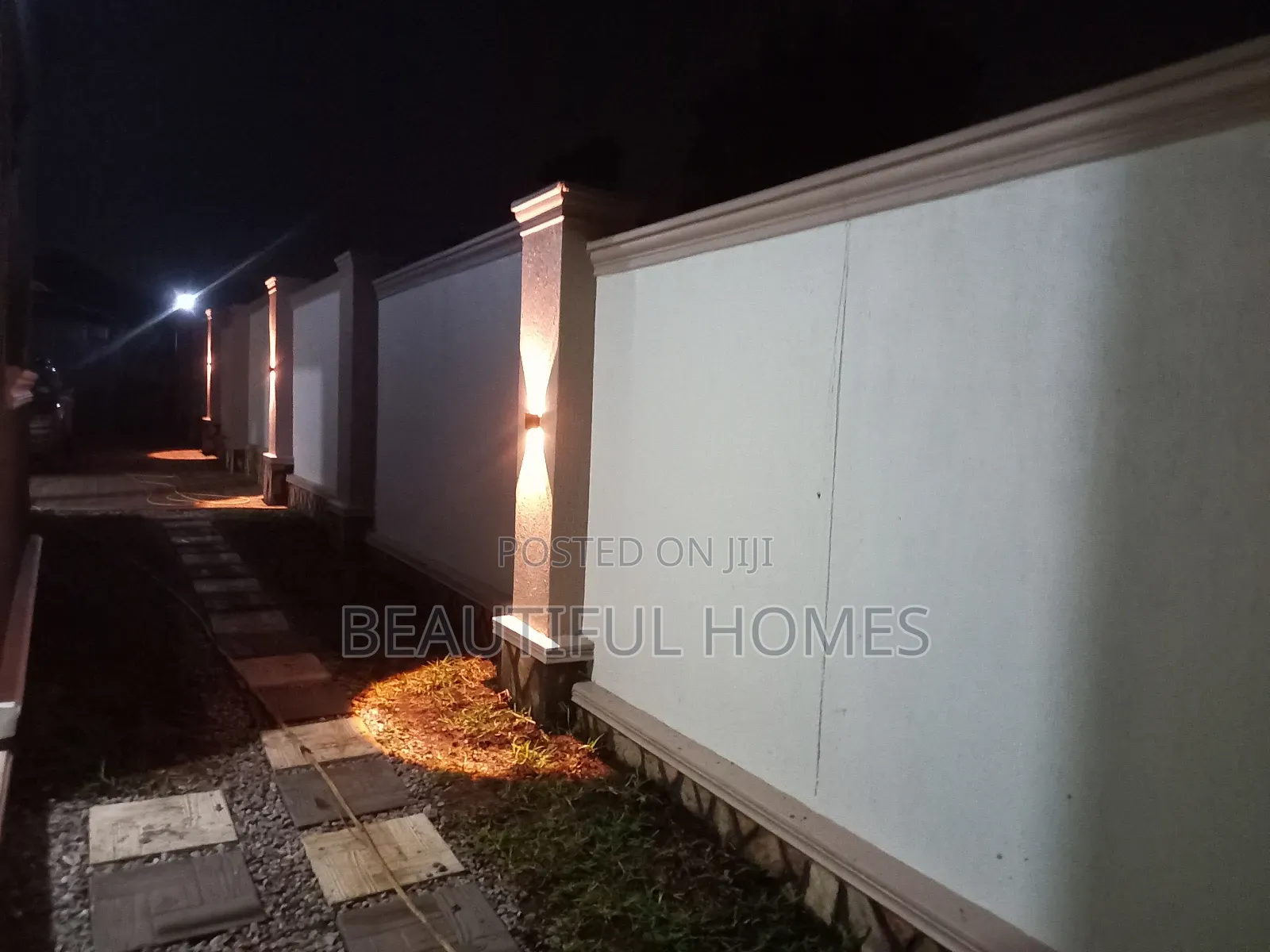 Furnished 4bdrm House in Kira for sale