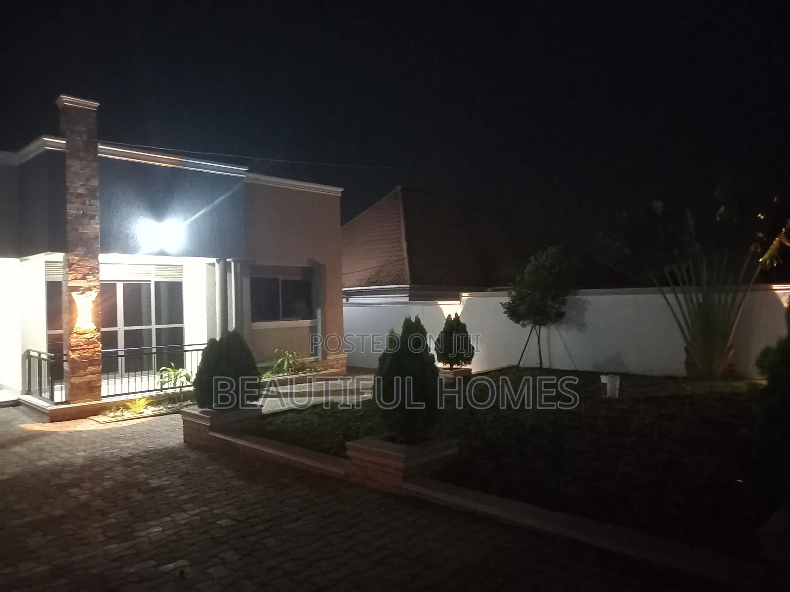 Furnished 4bdrm House in Kira for sale