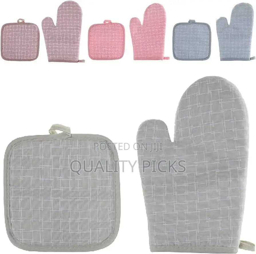 1 Pair of Oven Mitts