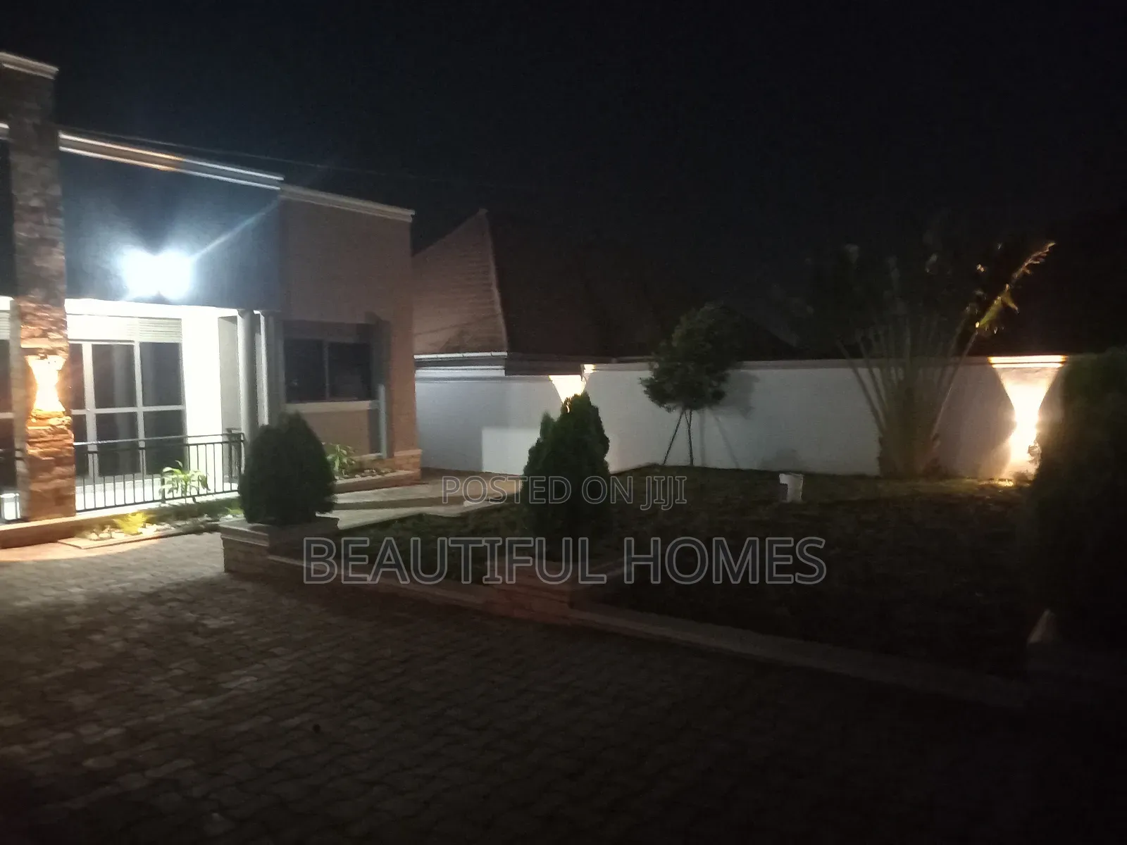 Furnished 4bdrm House in Kira for sale
