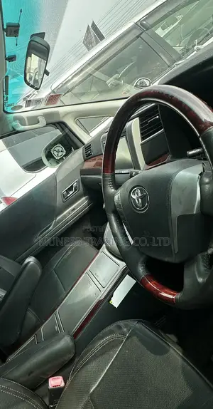 Toyota Alphard 2011 White