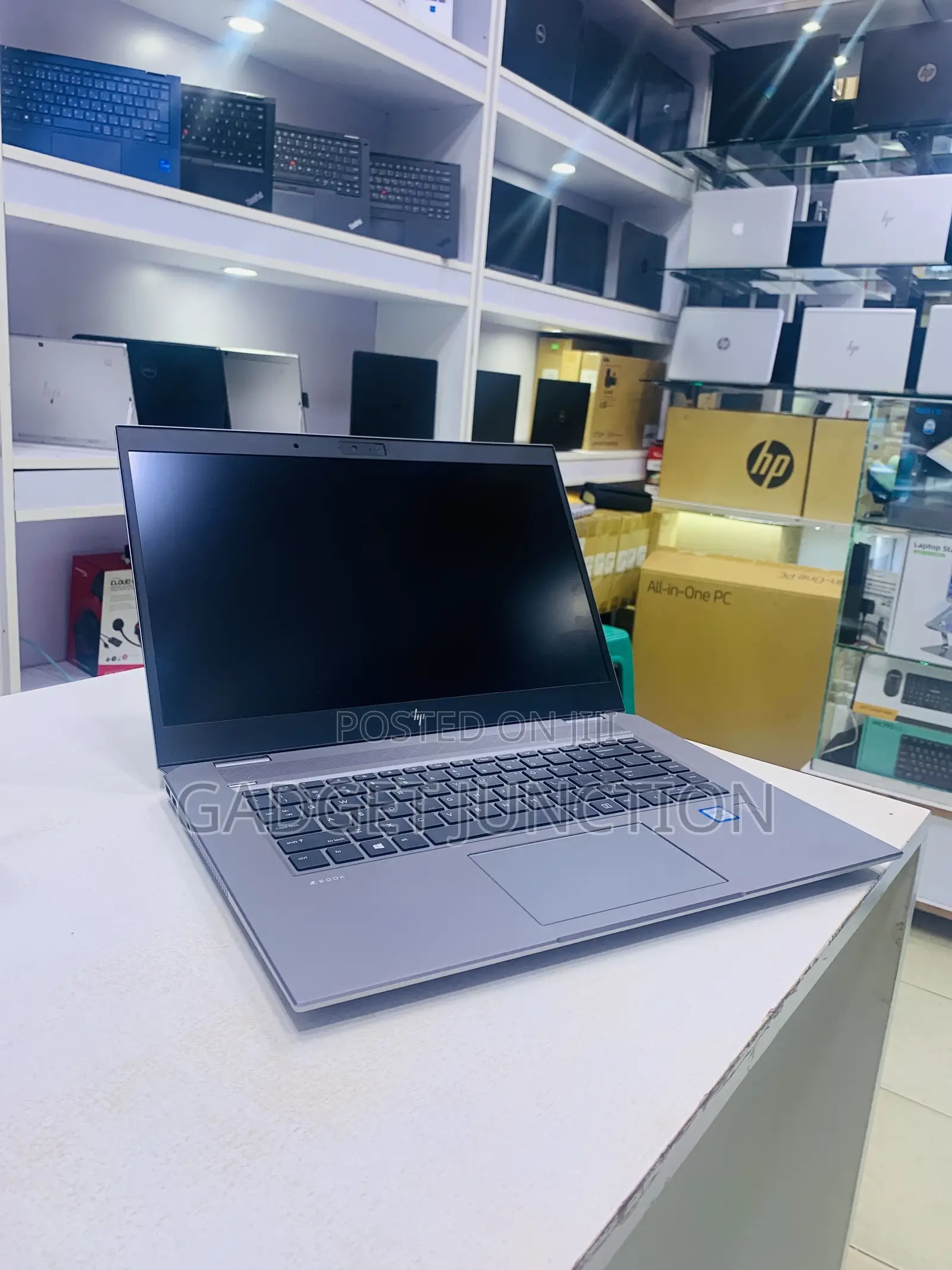 New Laptop HP ZBook Studio G5 16GB Intel Core I7 SSD 512GB