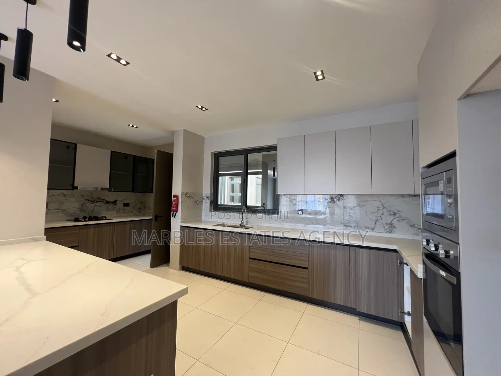 Furnished 4bdrm Apartment in Bugolobi, Central Division for rent