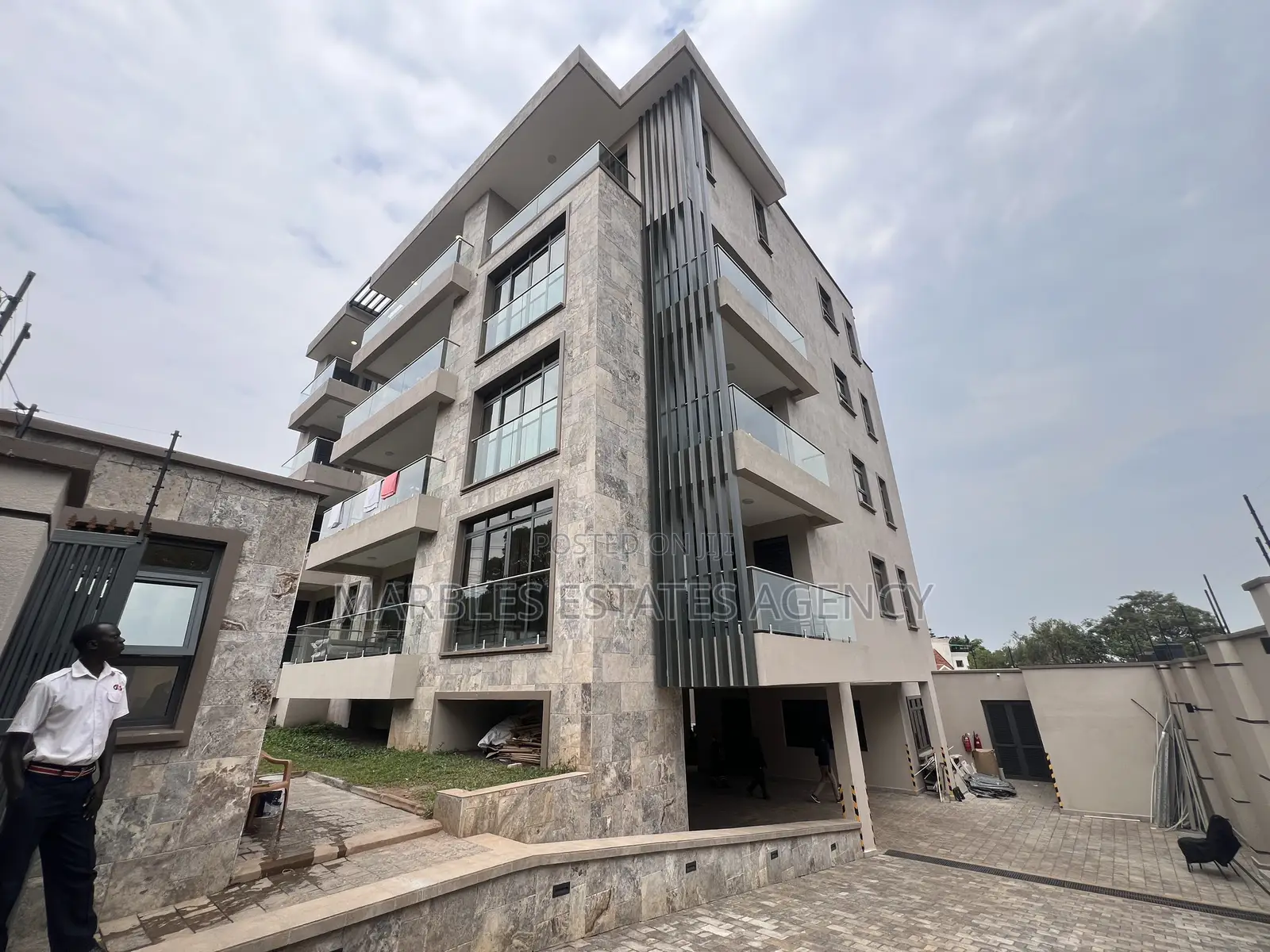 Furnished 4bdrm Apartment in Bugolobi, Central Division for rent