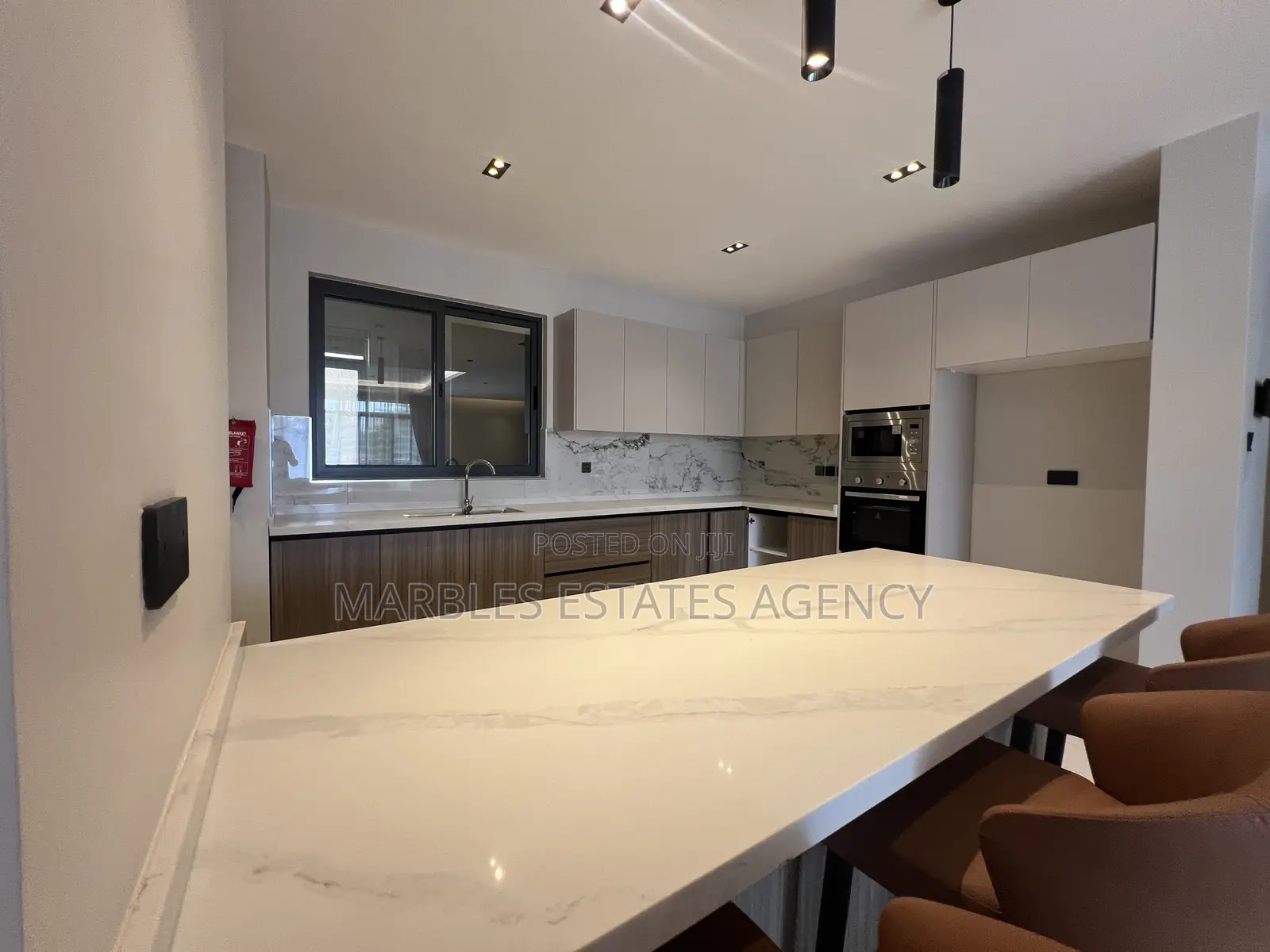 Furnished 4bdrm Apartment in Bugolobi, Central Division for rent