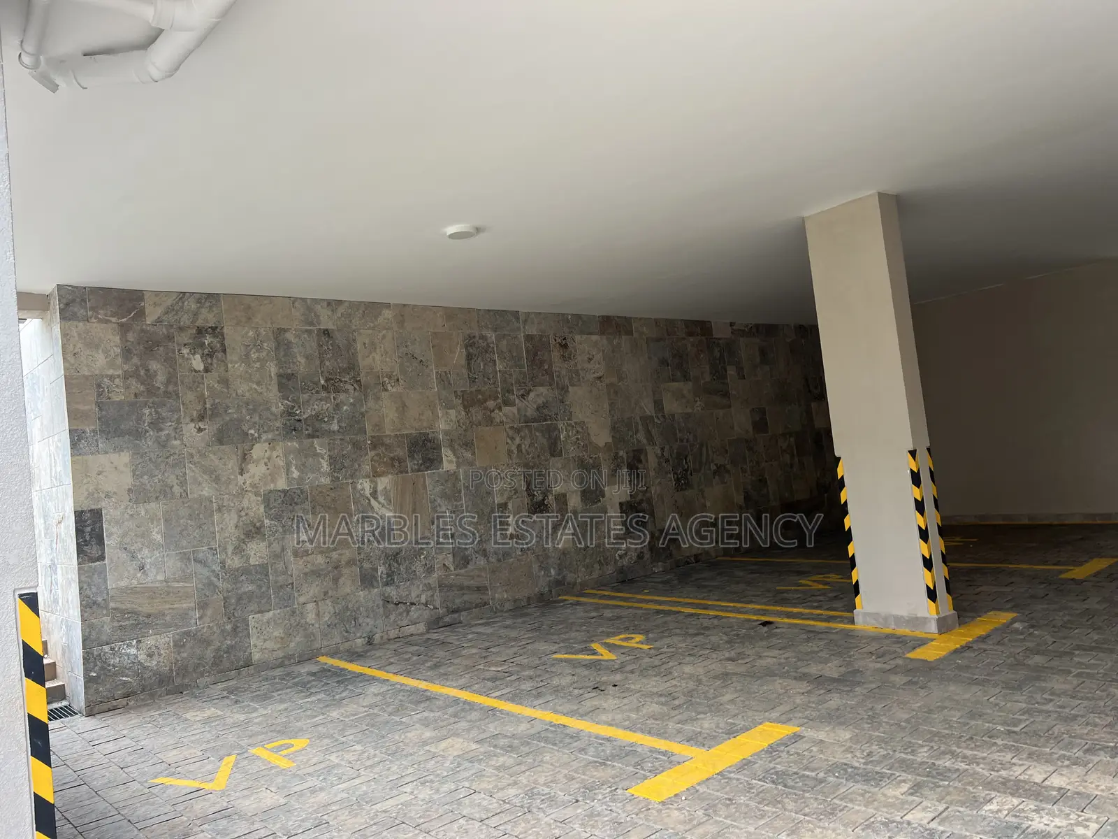 Furnished 4bdrm Apartment in Bugolobi, Central Division for rent