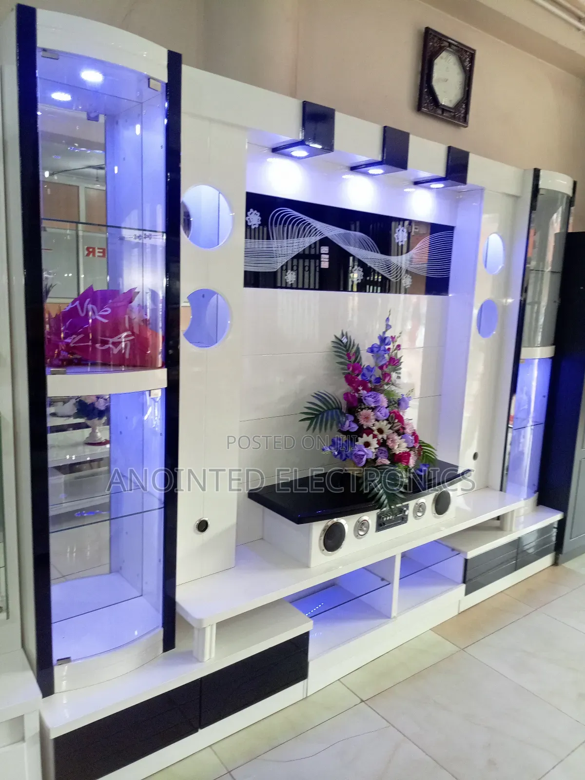 Wall Units With 2.9cm