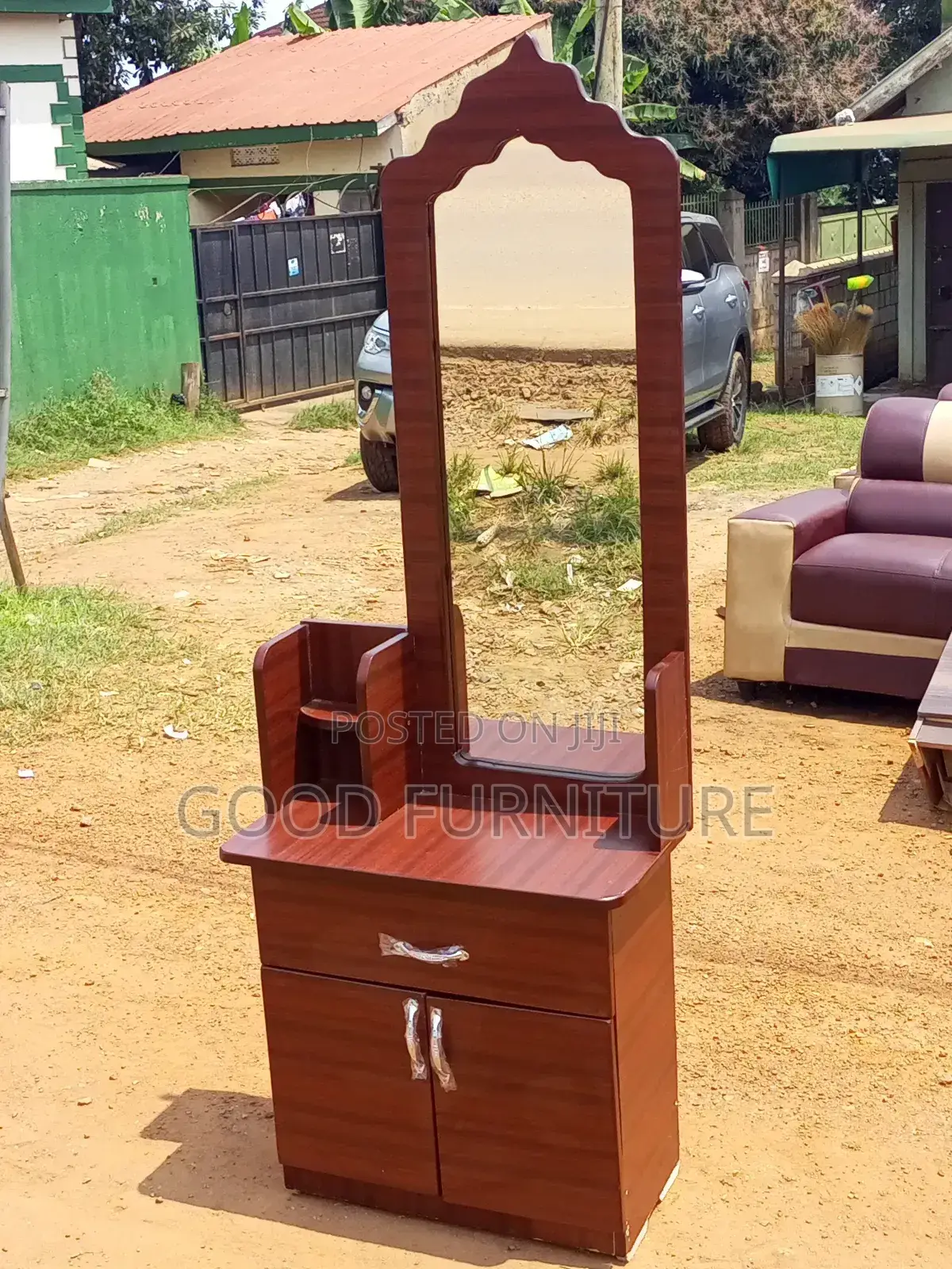 Incredible Dressing Mirror