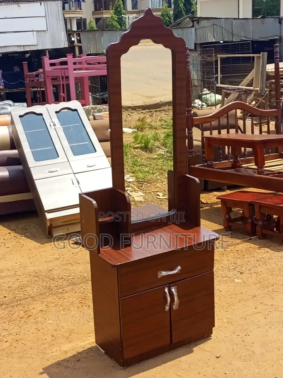 Incredible Dressing Mirror