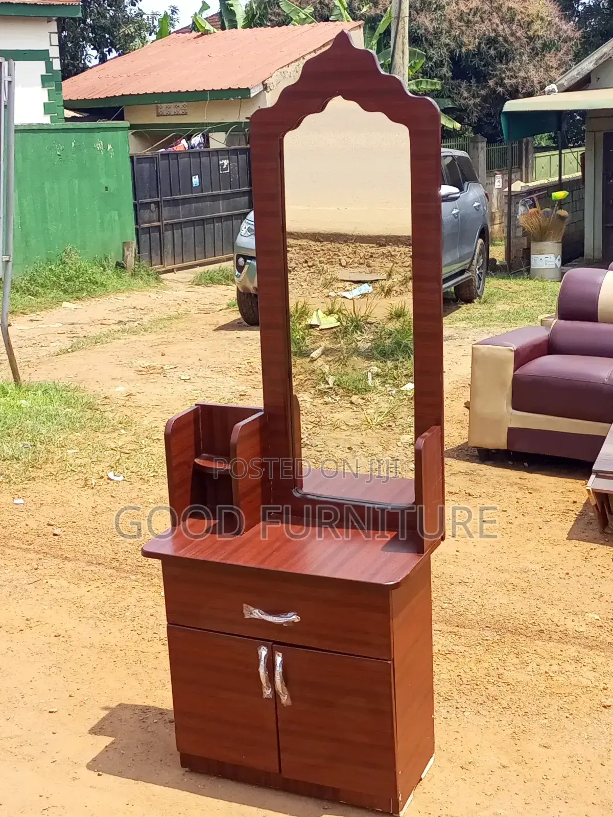 Incredible Dressing Mirror