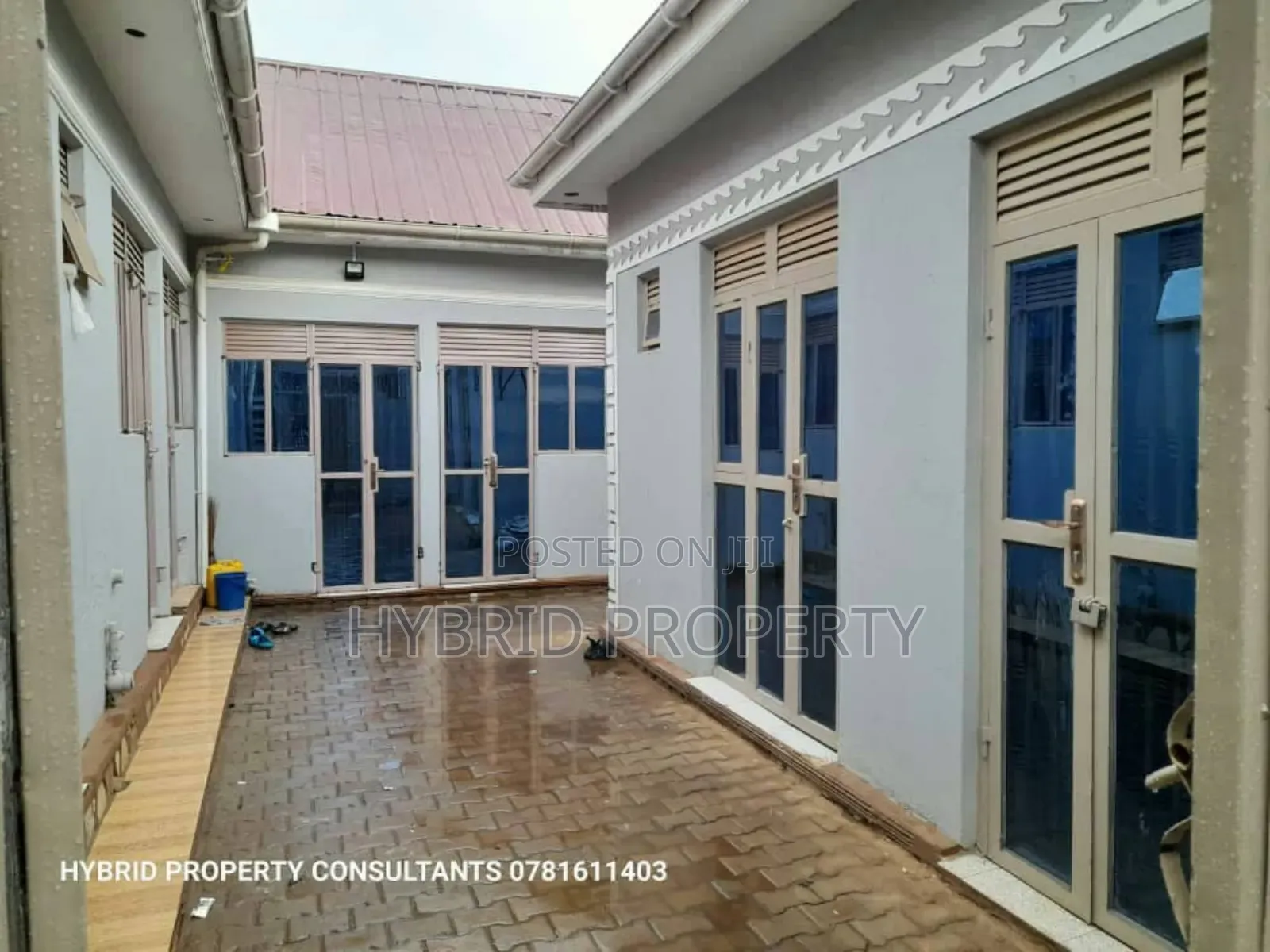 8bdrm Apartment in Kasubi Town Along, Rubaga for sale