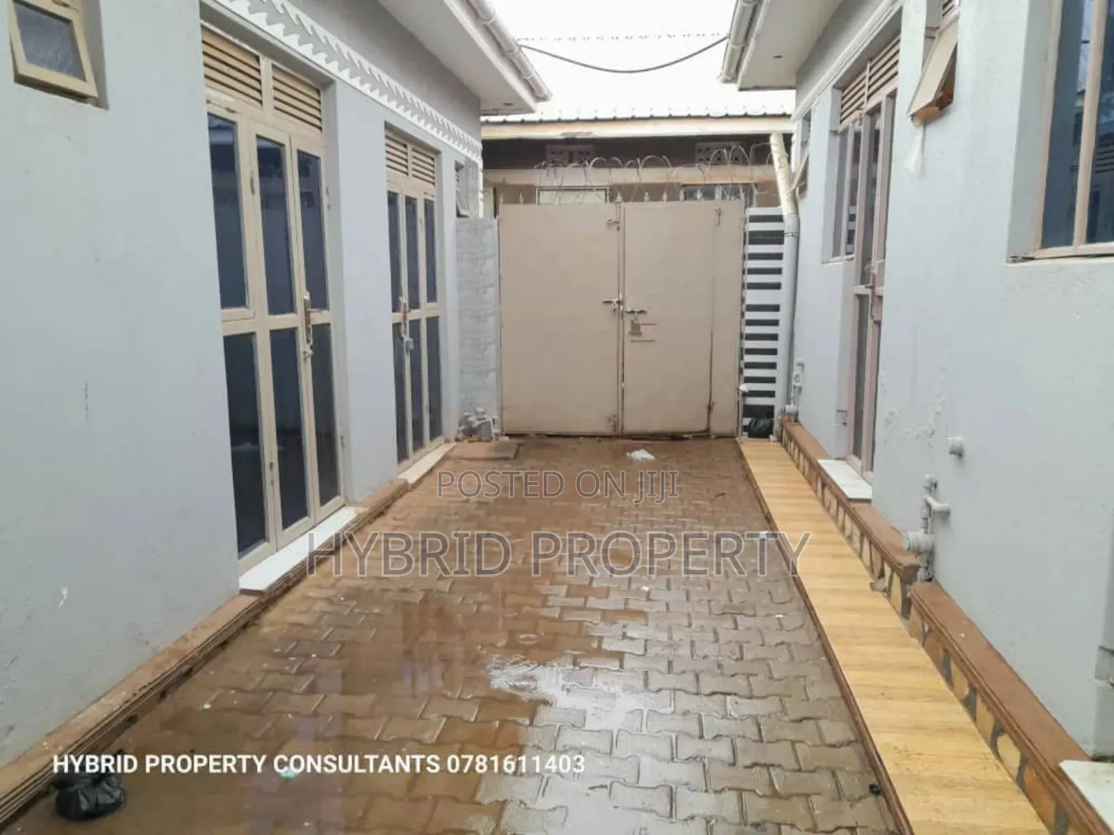 8bdrm Apartment in Kasubi Town Along, Rubaga for sale
