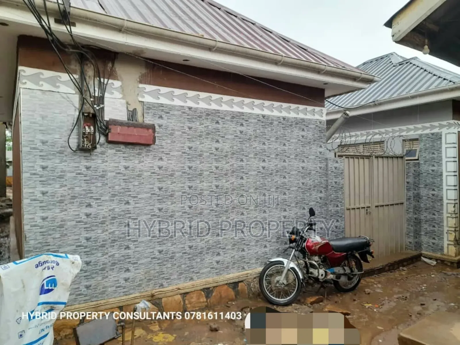 8bdrm Apartment in Kasubi Town Along, Rubaga for sale