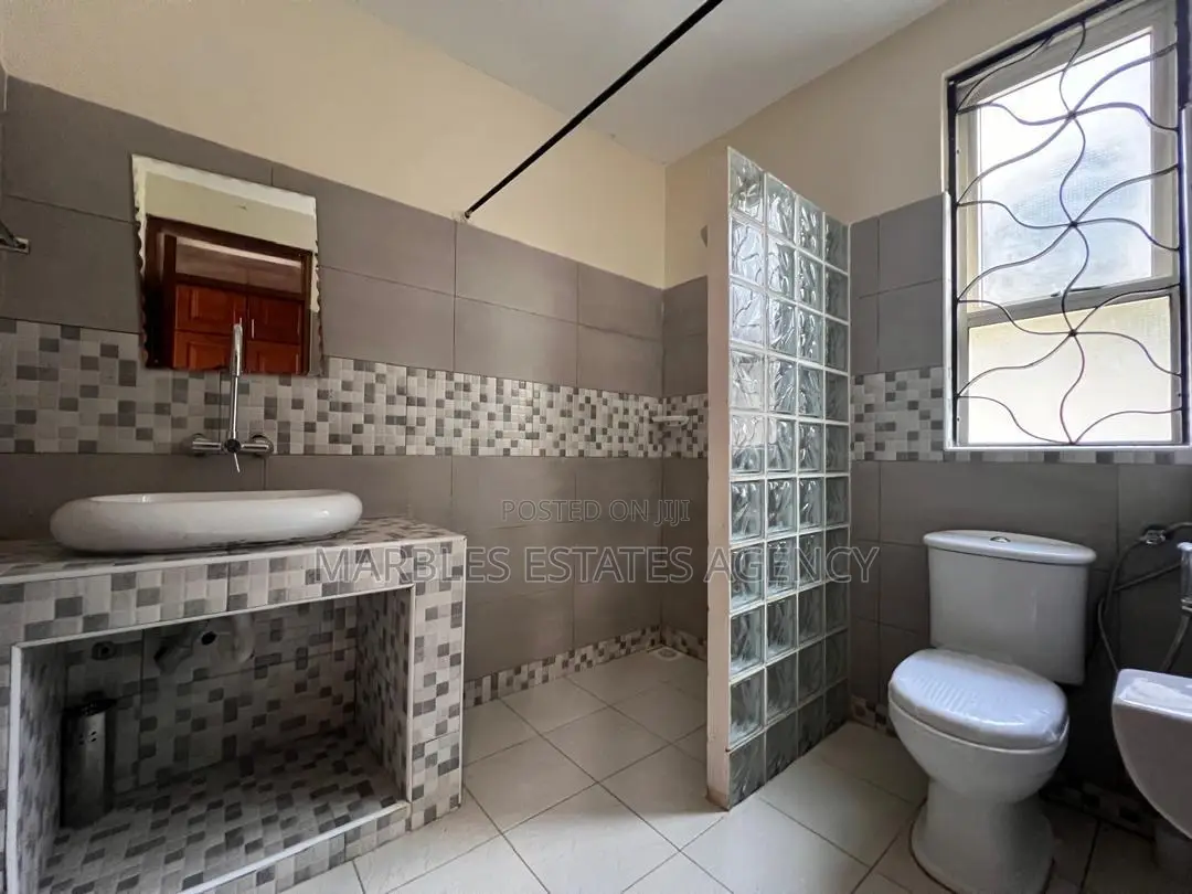 Furnished 5bdrm Apartment in Mbuya, Central Division for rent