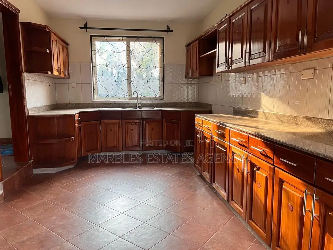 Furnished 5bdrm Apartment in Mbuya, Central Division for rent
