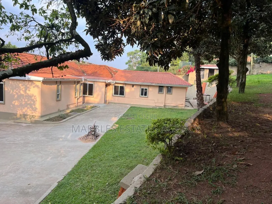 Furnished 5bdrm Apartment in Mbuya, Central Division for rent