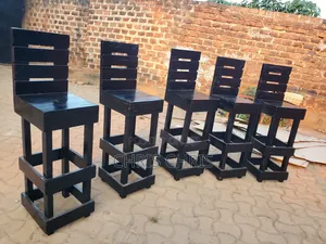 Pallet Counter Stools