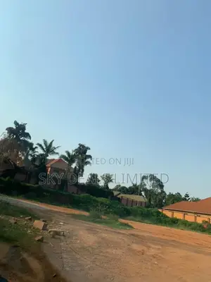 100by100ft Plot on Sale in Buwate