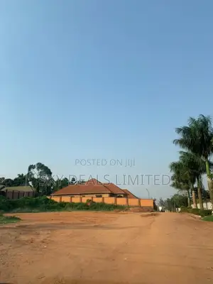 100by100ft Plot on Sale in Buwate