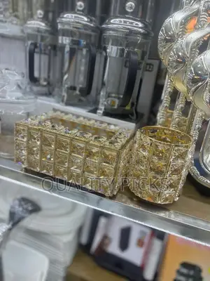 Crystal Gold Tissue Holder
