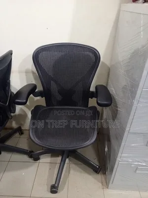 Hurman Mirror Office Chair