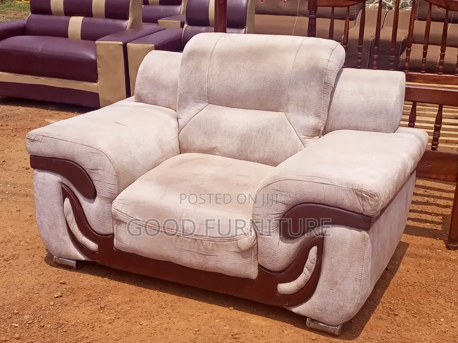 Amazing Giant Single Seater Sofa