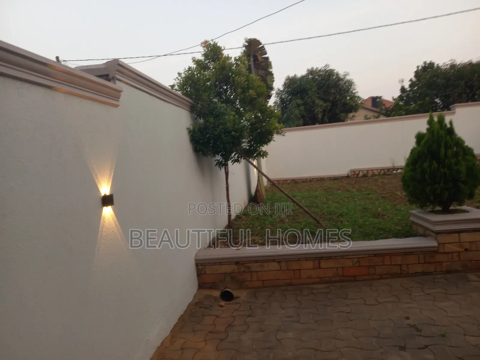 Furnished 4bdrm Bungalow in Kira for sale