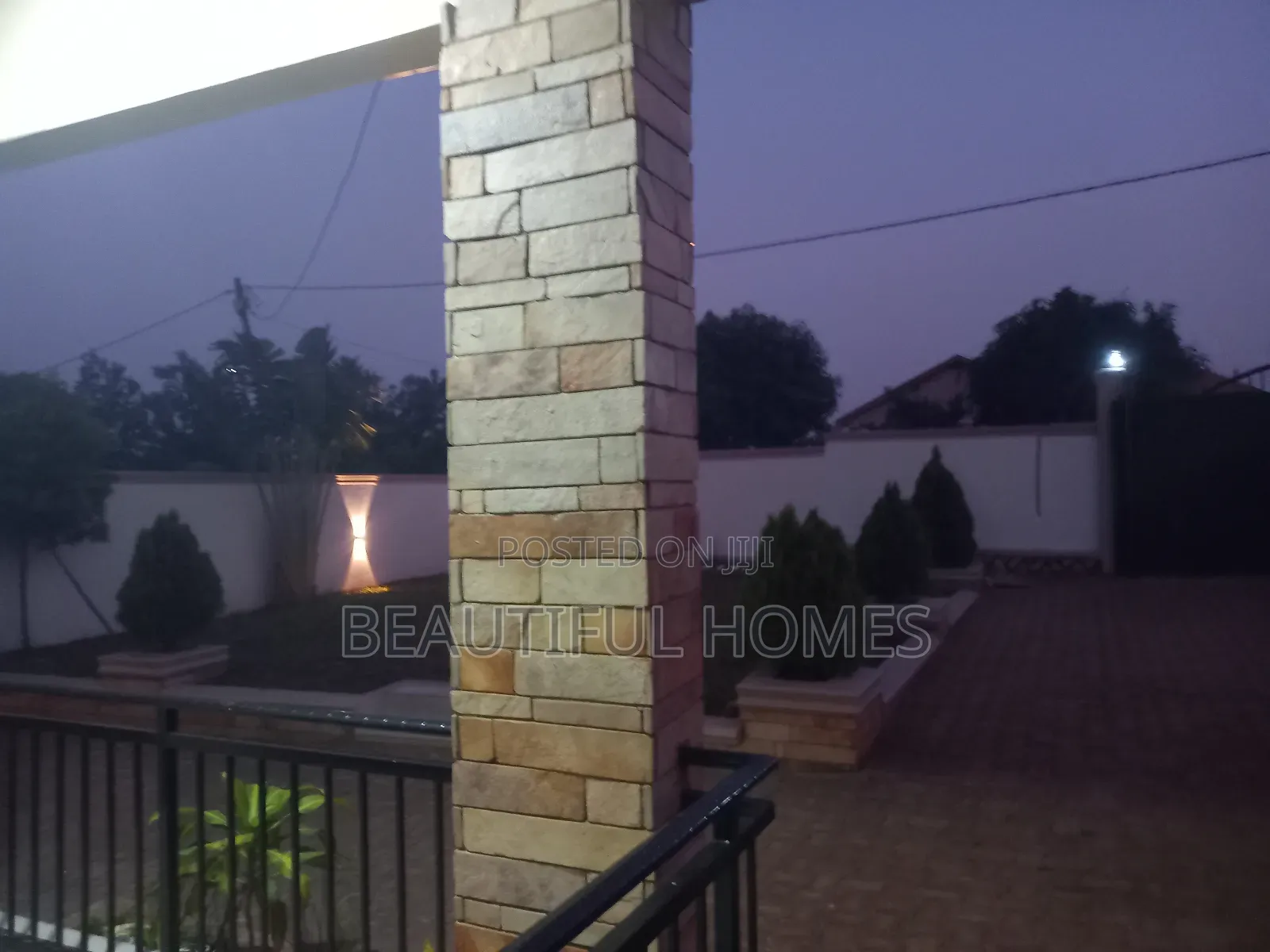 Furnished 4bdrm Bungalow in Kira for sale