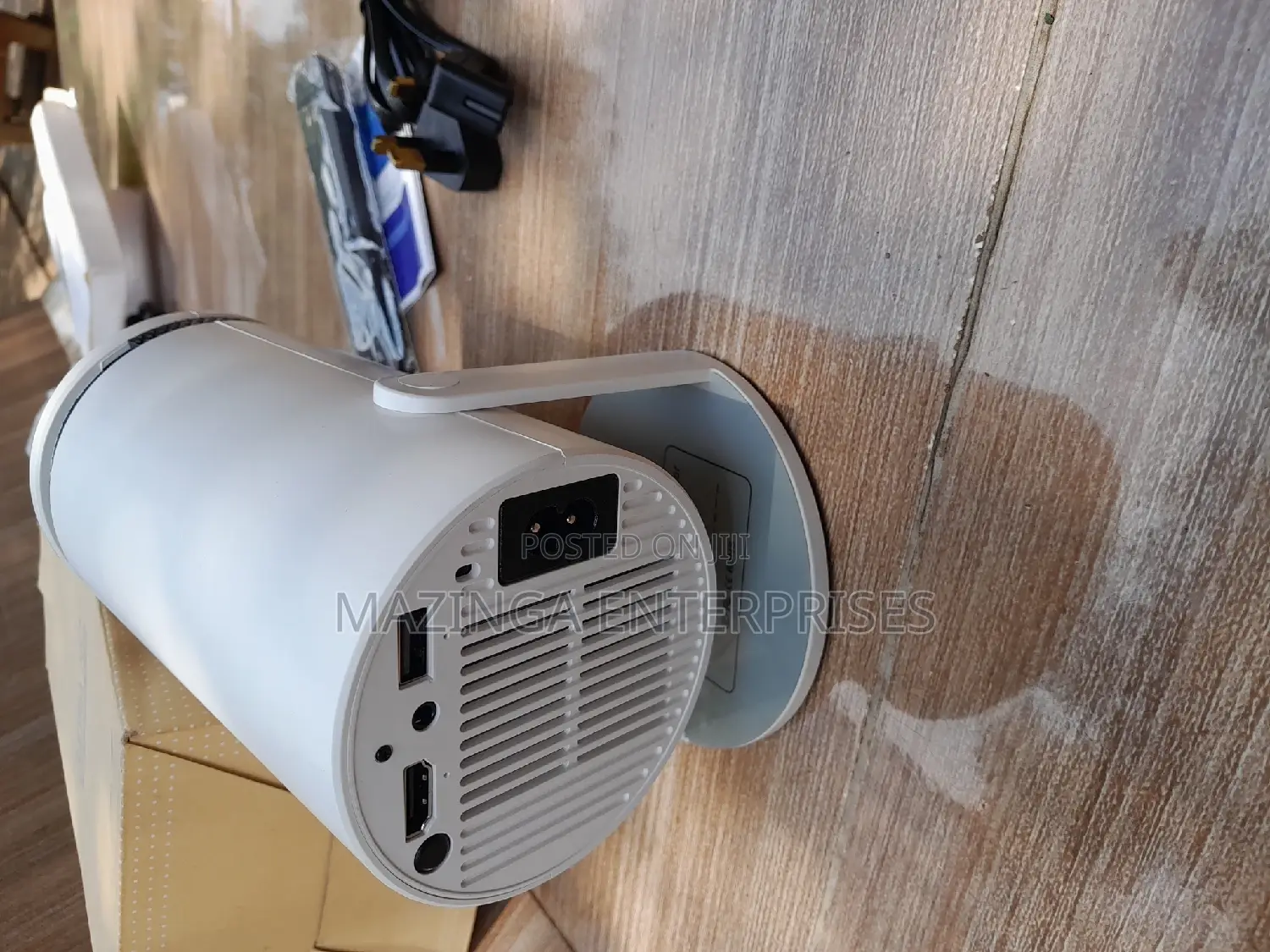  Smart Ultra HDLED 5G Wifi BT Home Theater Cinem Projector