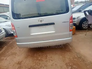 Toyota HiAce 2012 Silver