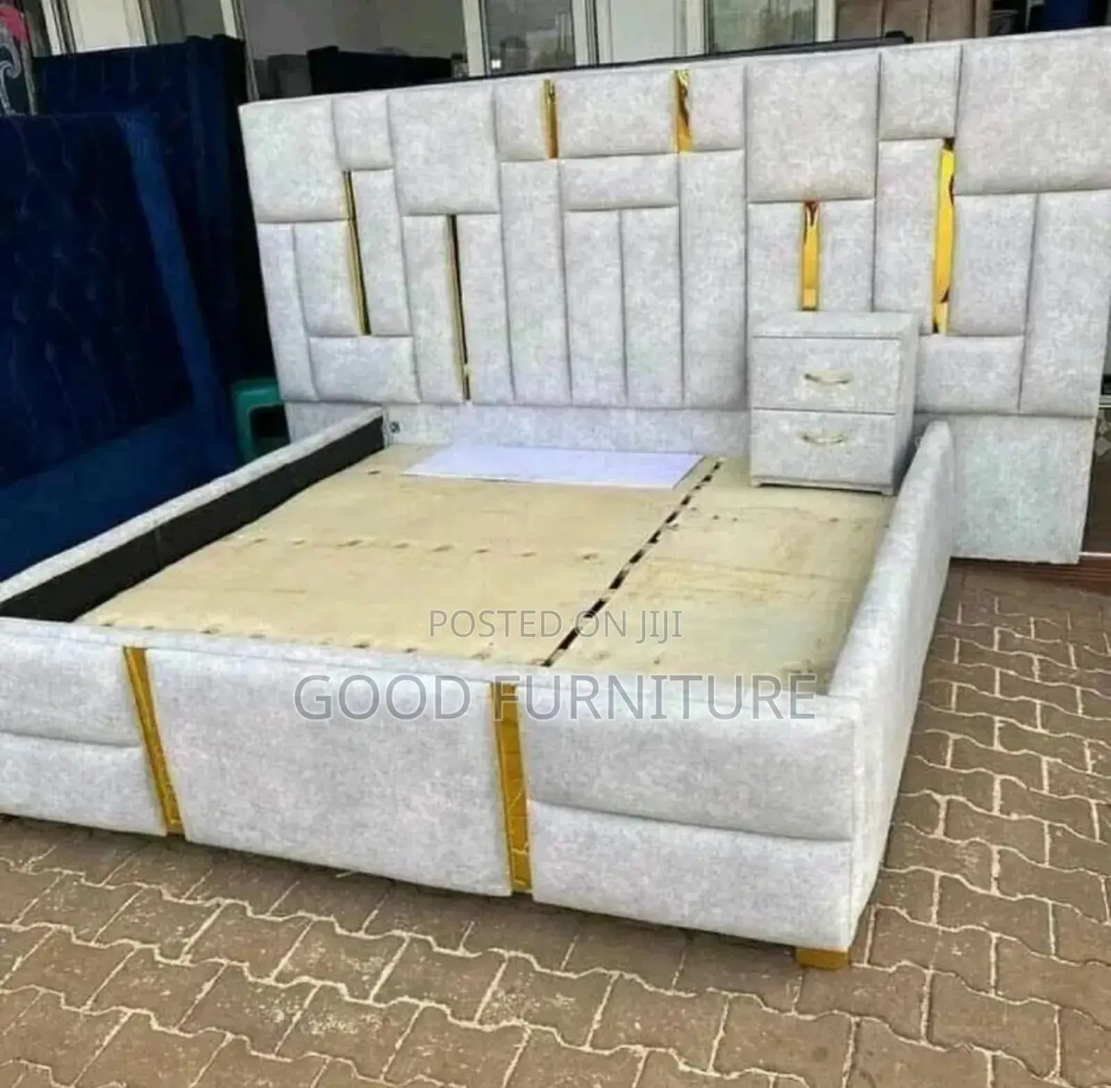 Lovely Royal 5X6 Bed