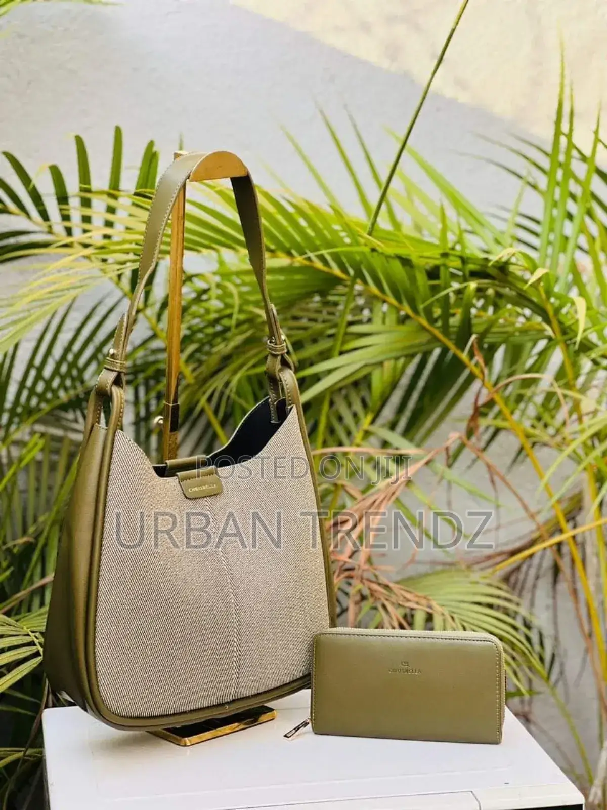 Classy Ladies Shoulder Bags