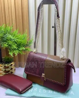 Classy Ladies Shoulder Bag With a Wallet and Good Leather