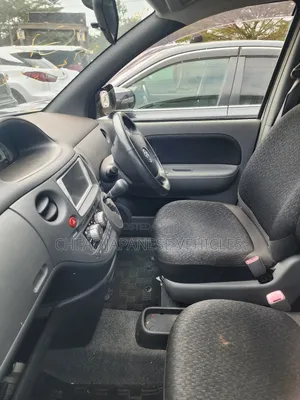 Toyota Sienta 1.5 FWD 2013 Silver