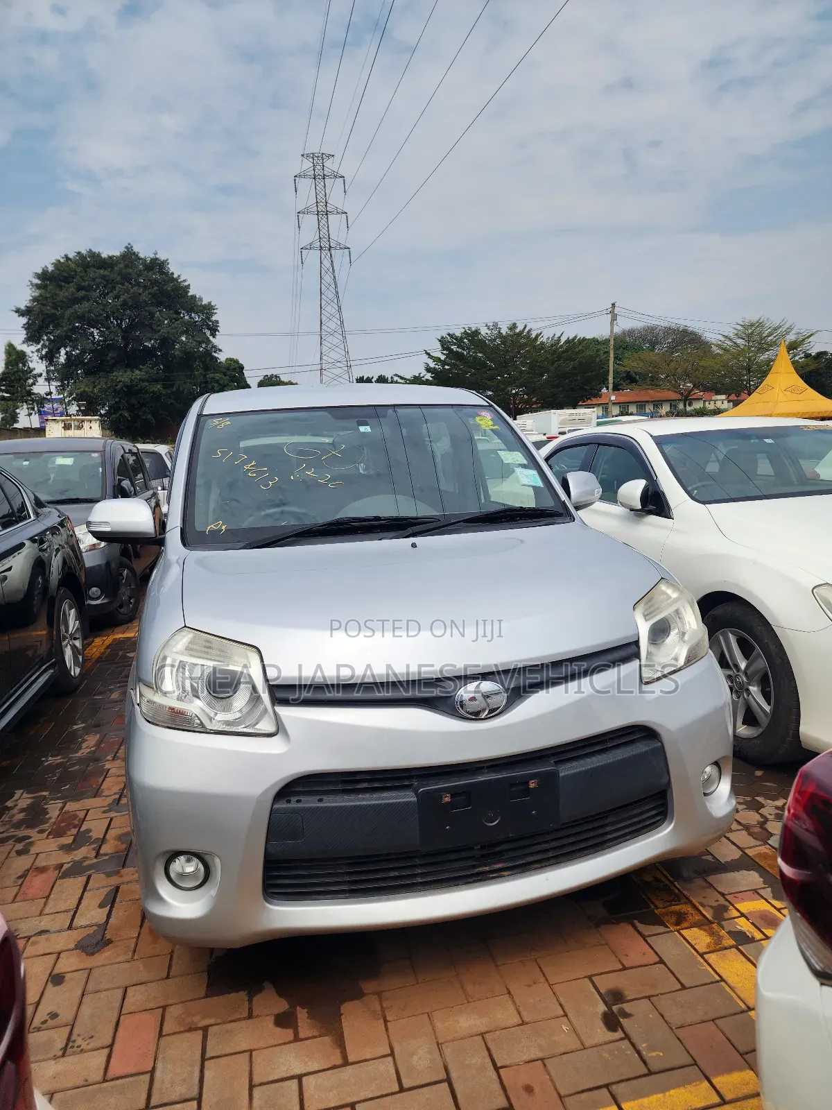 Toyota Sienta 1.5 FWD 2013 Silver