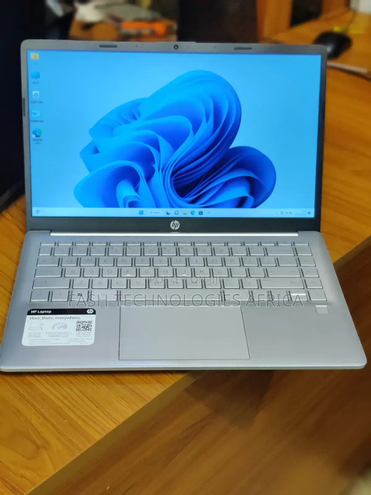 New Laptop HP 14S 4GB Intel Celeron SSD 128GB