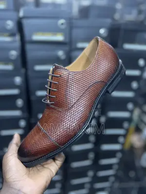 Classic Gentle Men Shoes in Stock