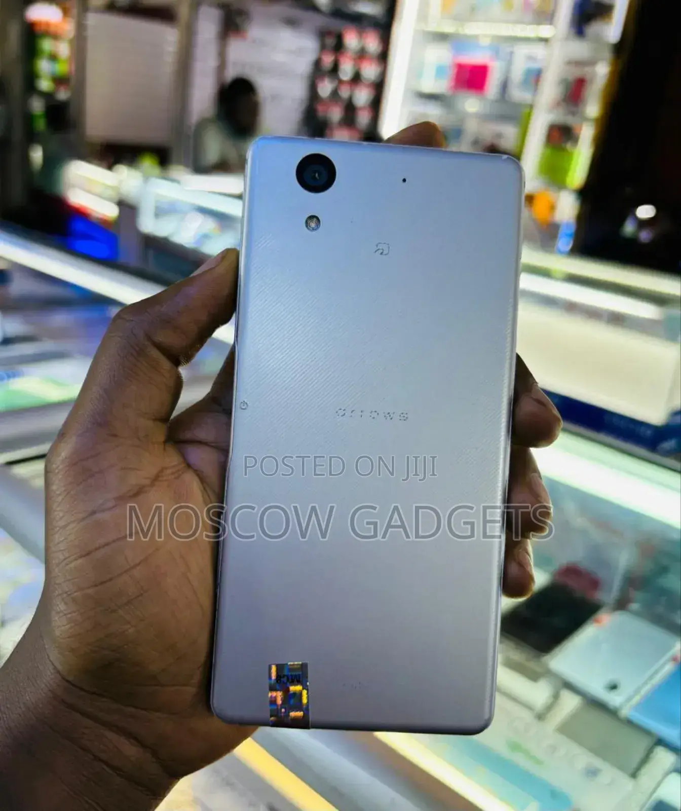 Fujitsu Arrows NX F-01K 32 GB Silver