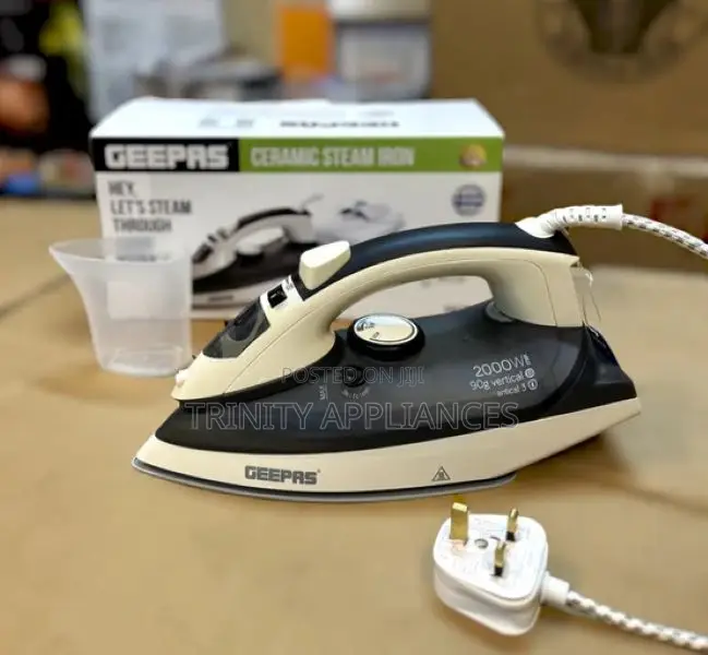 Geepas Ceramic Steam Iron GSI7788