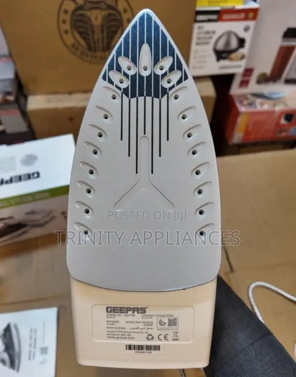 Geepas Ceramic Steam Iron GSI7788