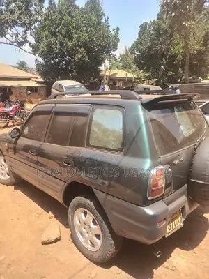 Toyota RAV4 1999 Green