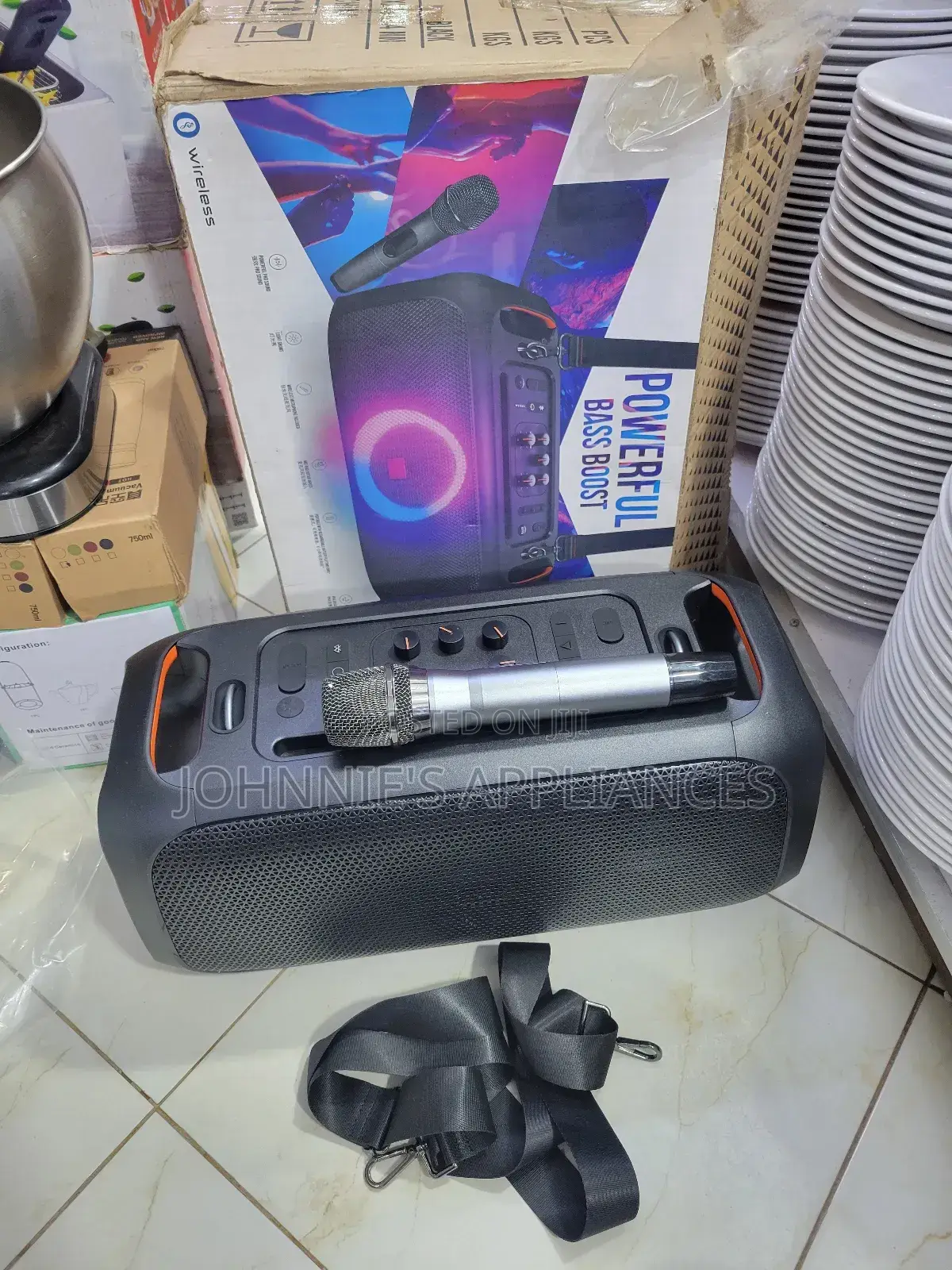 Multifunctional Powerful Bass Bom Party With Microphone