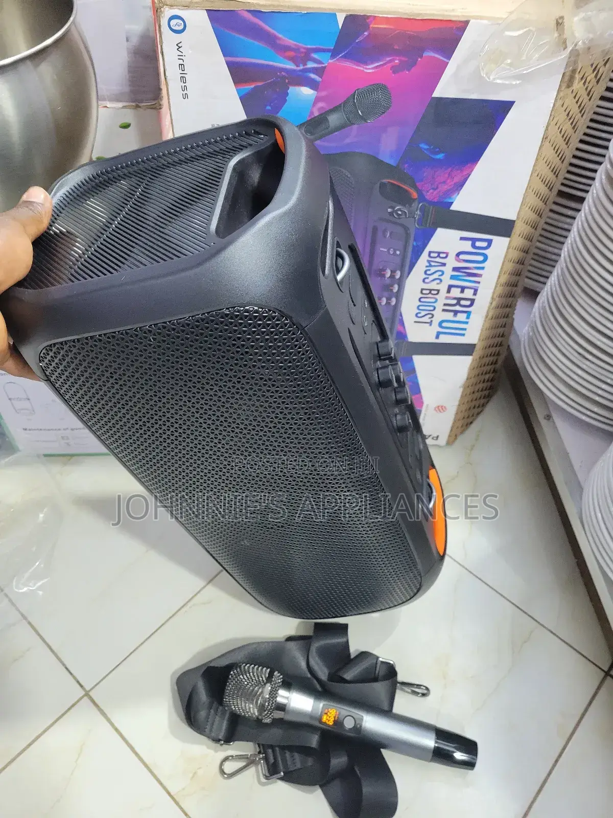 Multifunctional Powerful Bass Bom Party With Microphone