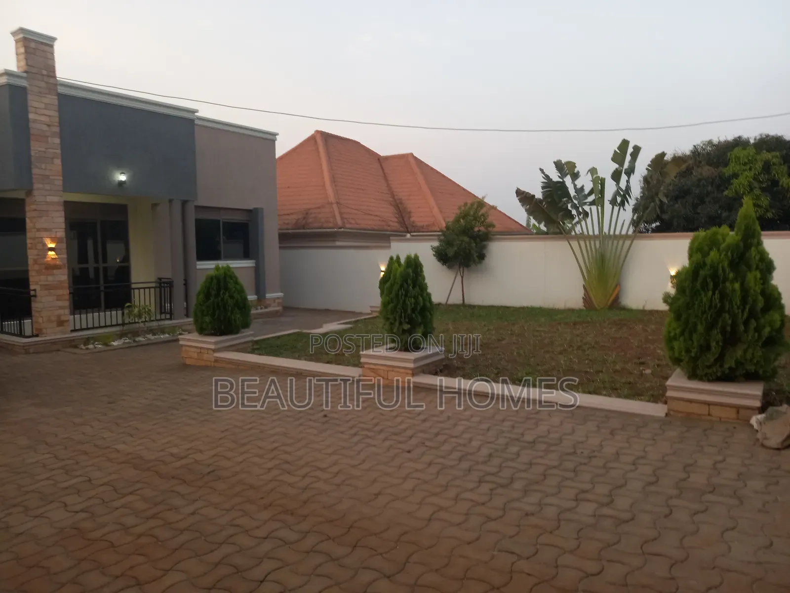 Furnished 4bdrm House in Kira for sale